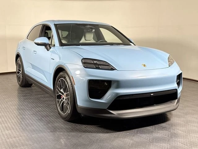 2025 Porsche Macan Electric - Image 9 of 20