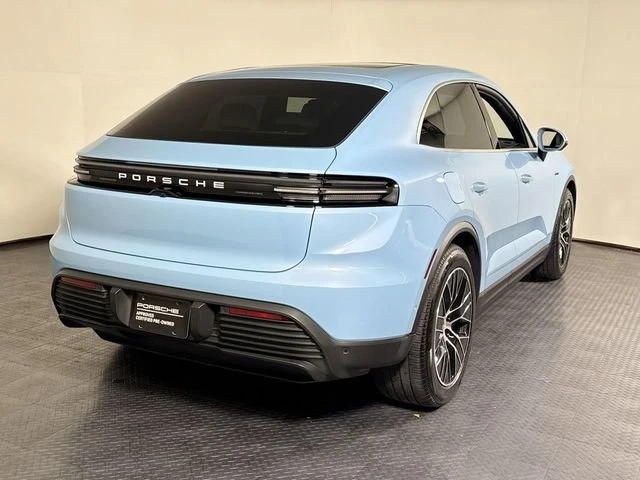 2025 Porsche Macan Electric - Image 7 of 20