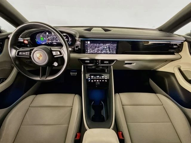2025 Porsche Macan Electric - Image 11 of 20