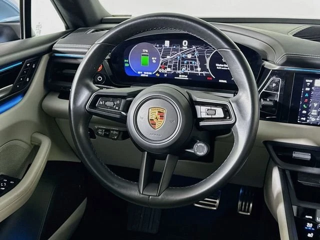 2025 Porsche Macan Electric - Image 12 of 20