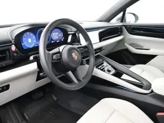 2025 Porsche Macan Electric - Image 4 of 4