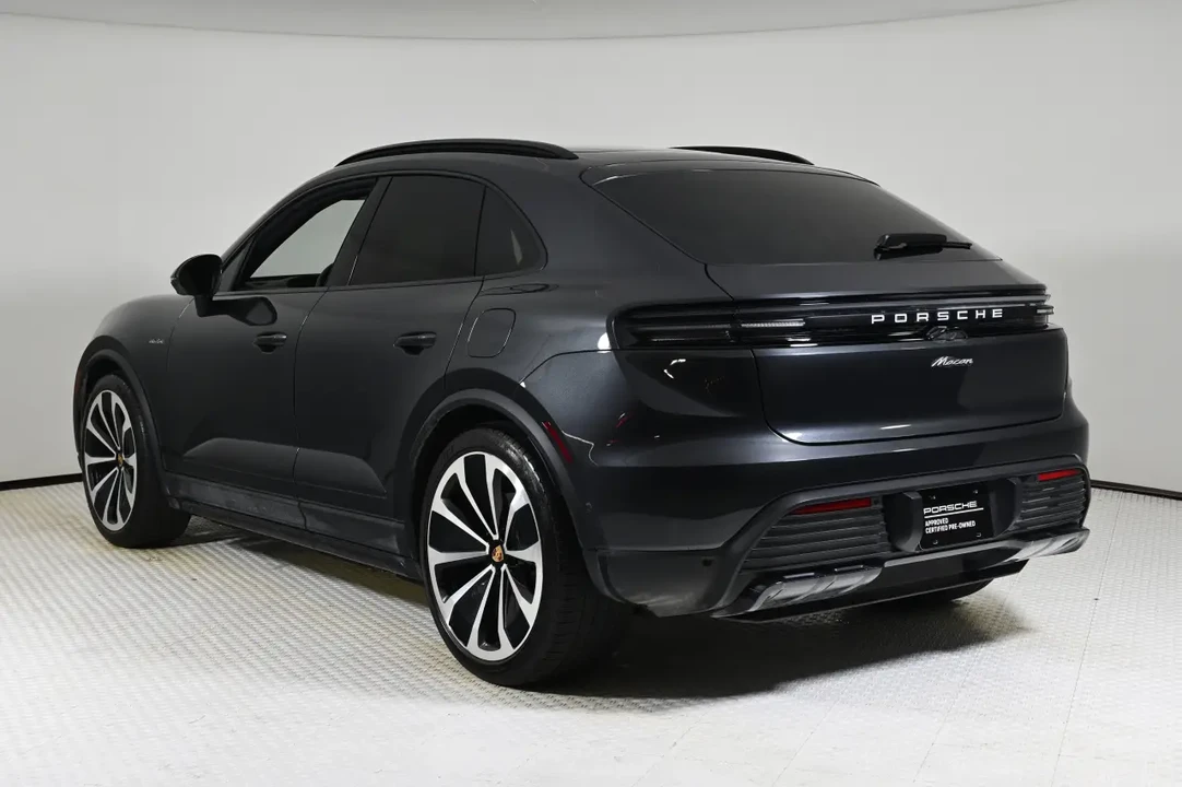 2025 Porsche Macan Electric - Image 5 of 7