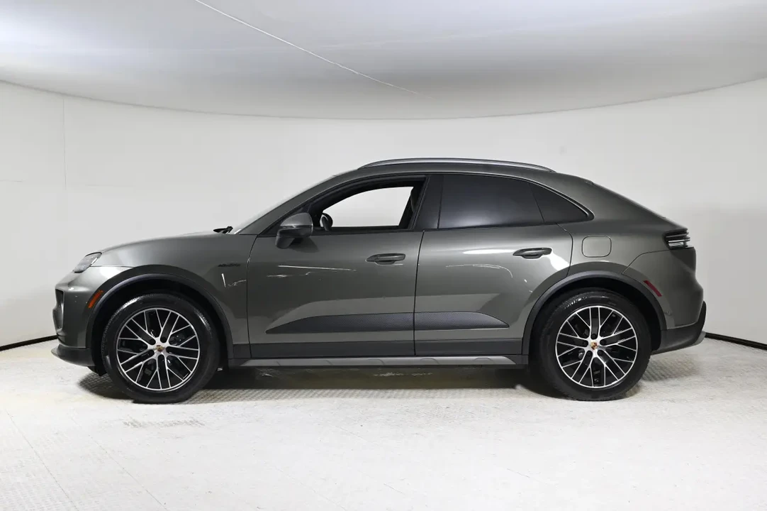 2025 Porsche Macan Electric - Image 2 of 7