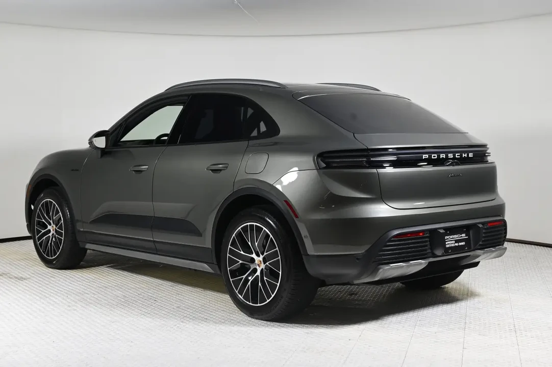 2025 Porsche Macan Electric - Image 3 of 7
