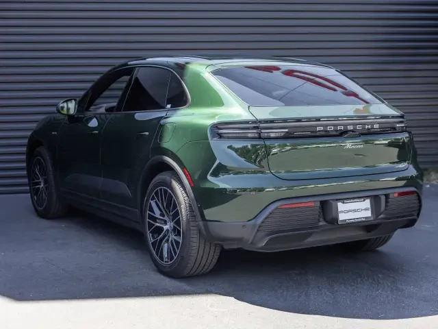 2025 Porsche Macan Electric - Image 3 of 4
