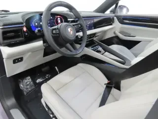 2025 Porsche Macan Electric - Image 4 of 4