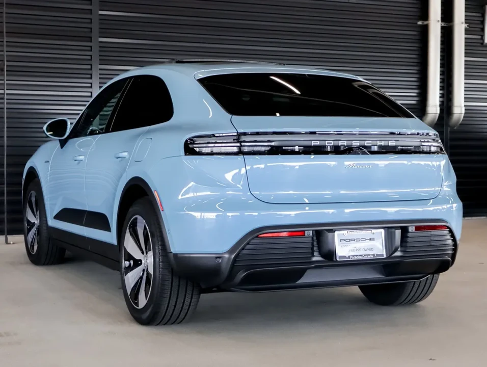 2025 Porsche Macan Electric - Image 3 of 10