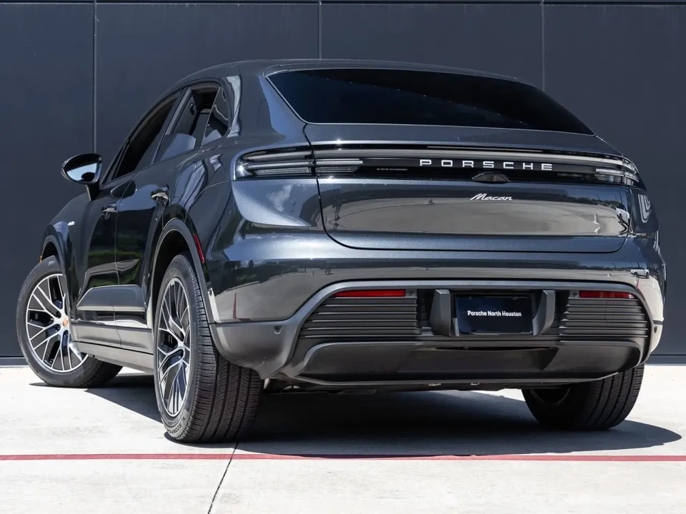2025 Porsche Macan Electric - Image 3 of 9