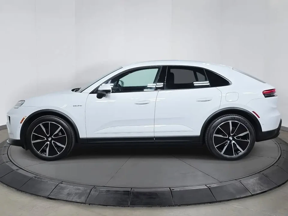 2025 Porsche Macan Electric - Image 2 of 12