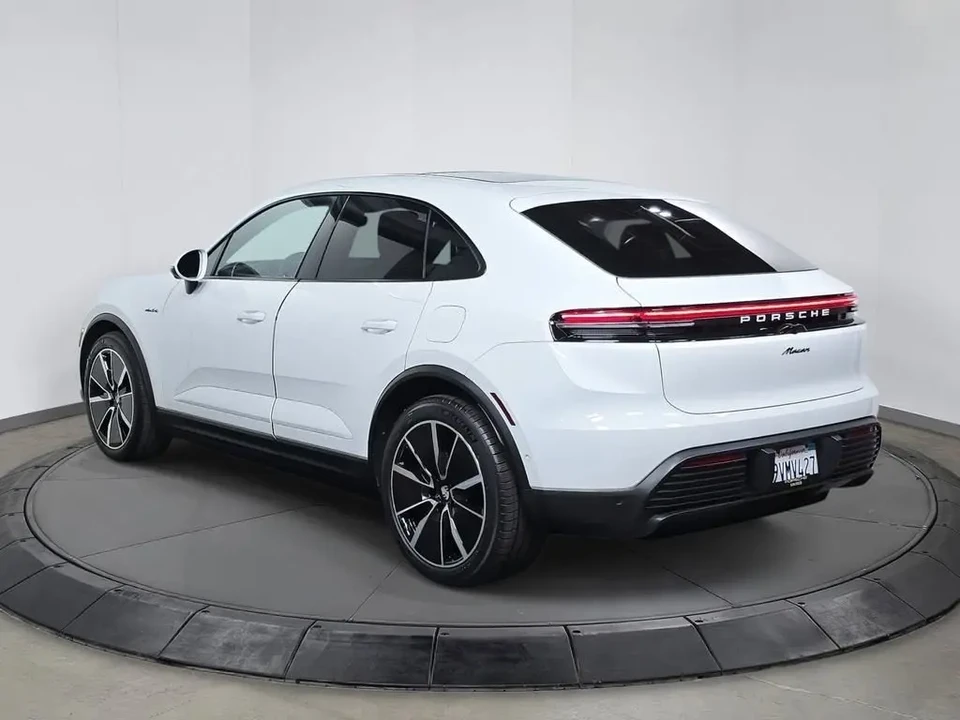 2025 Porsche Macan Electric - Image 3 of 12