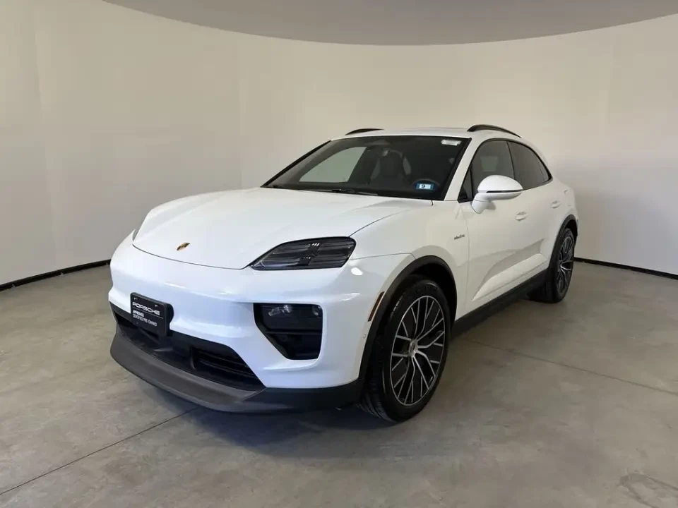 2025 Porsche Macan Electric - Image 12 of 12