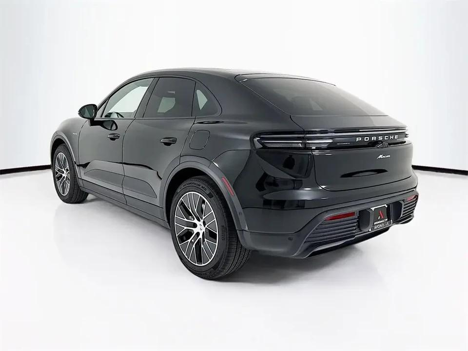 2025 Porsche Macan Electric - Image 3 of 9