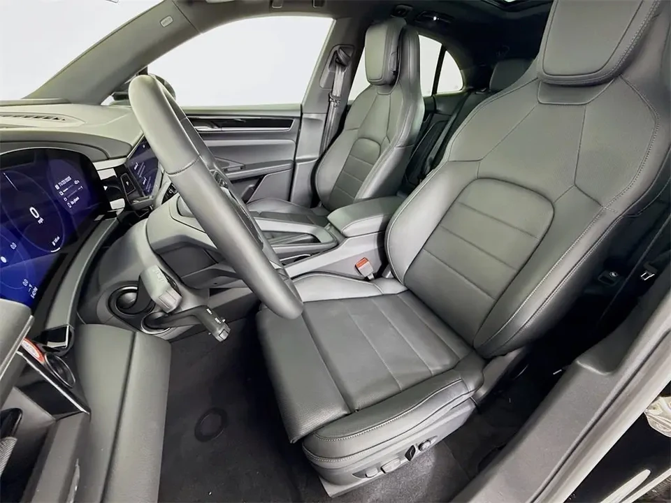 2025 Porsche Macan Electric - Image 5 of 9