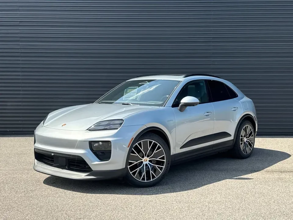 2025 Porsche Macan Electric - Image 11 of 11