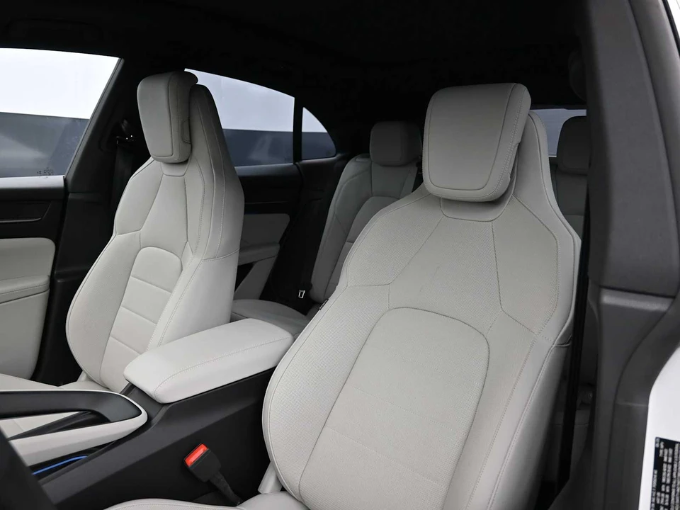 2025 Porsche Macan Electric - Image 5 of 31