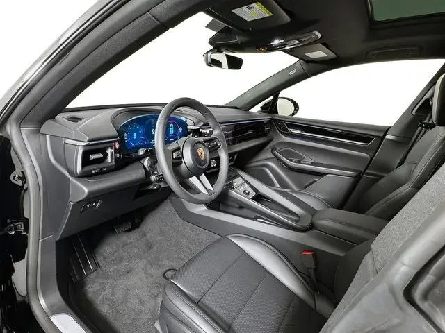 2025 Porsche Macan Electric - Image 4 of 12