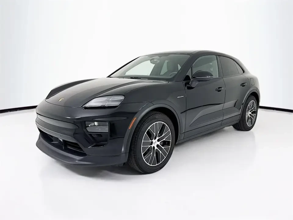 2025 Porsche Macan Electric - Image 12 of 12