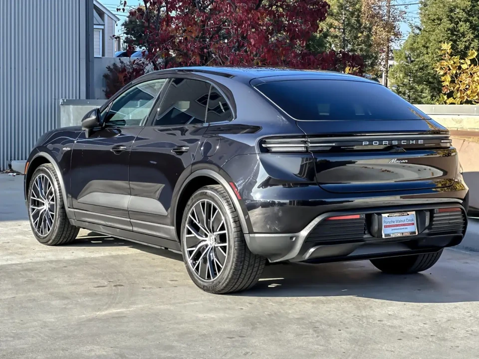 2025 Porsche Macan Electric - Image 3 of 9