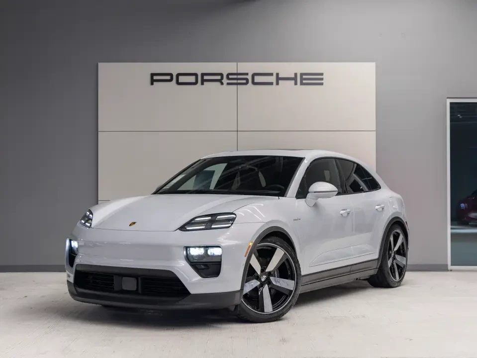 2025 Porsche Macan Electric - Image 11 of 14