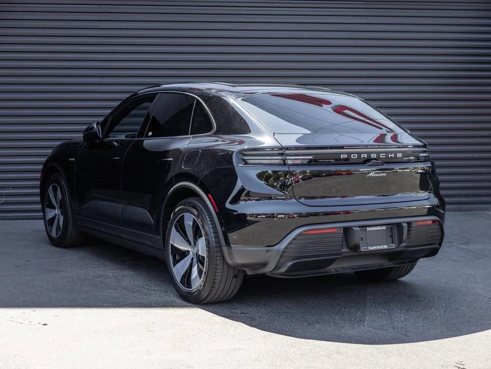 2025 Porsche Macan Electric - Image 3 of 5