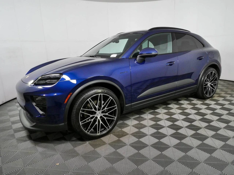 2025 Porsche Macan Electric - Image 2 of 5