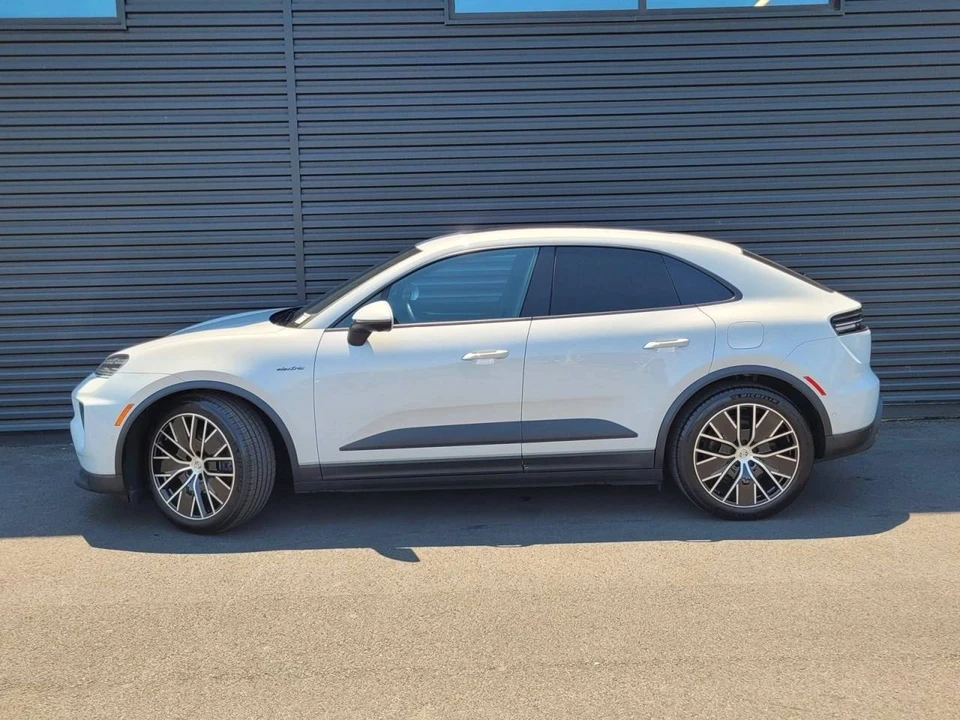 2025 Porsche Macan Electric - Image 3 of 5