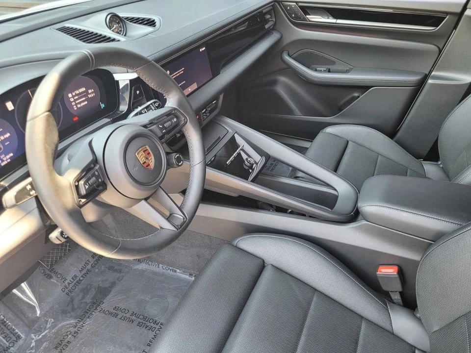 2025 Porsche Macan Electric - Image 5 of 5