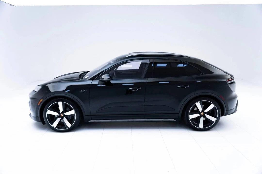 2025 Porsche Macan Electric - Image 2 of 5