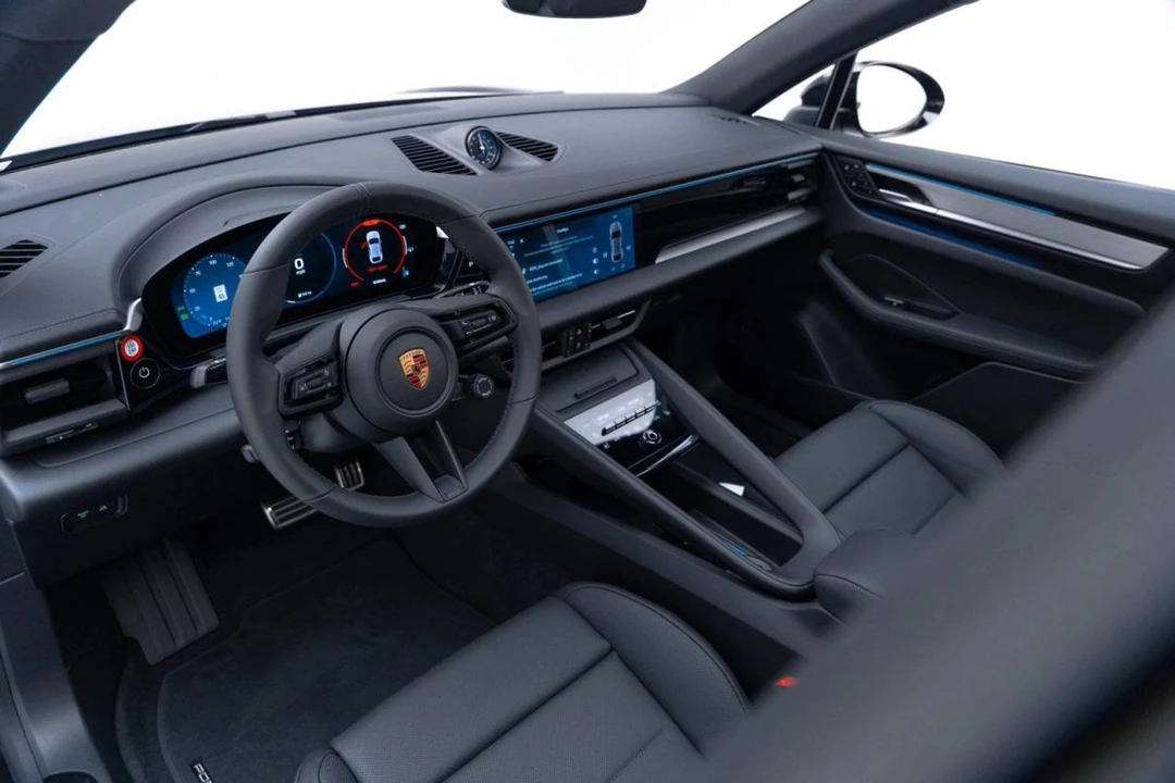 2025 Porsche Macan Electric - Image 4 of 5