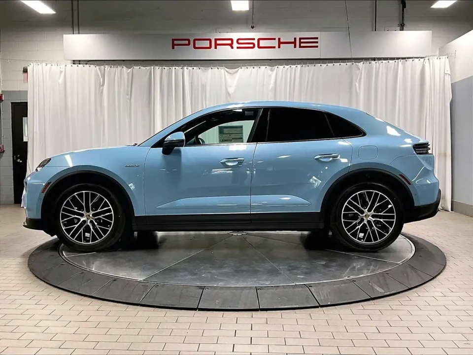 2025 Porsche Macan Electric - Image 2 of 7