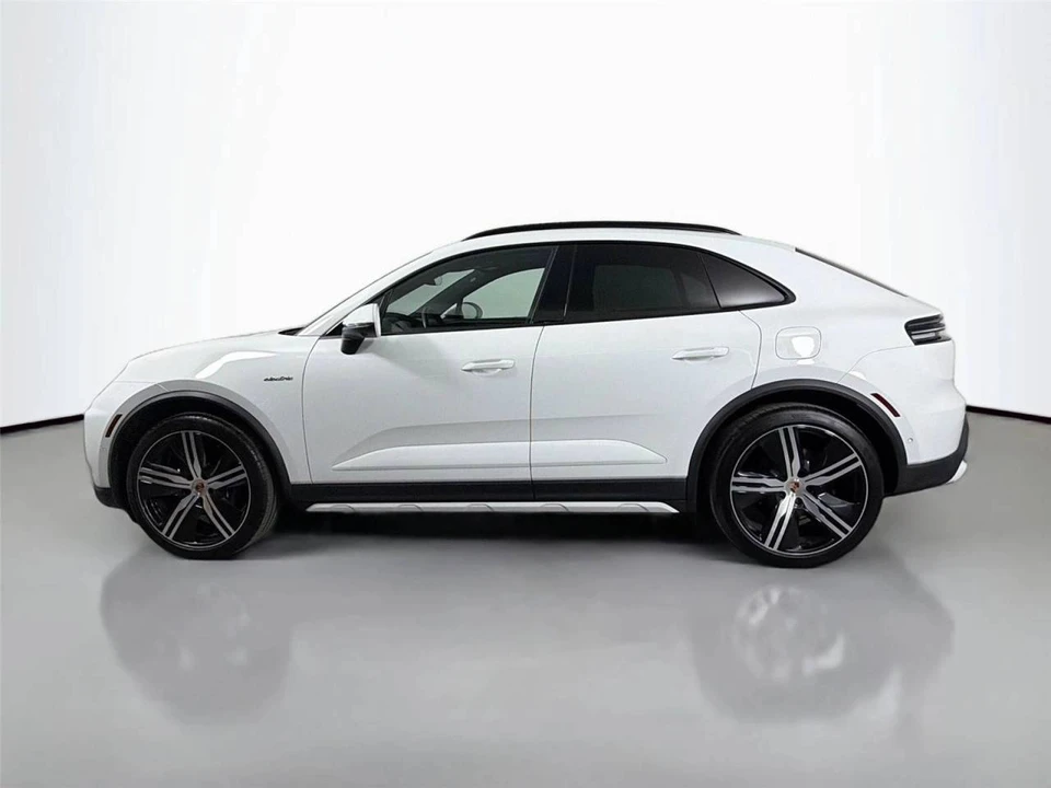 2025 Porsche Macan Electric - Image 2 of 5