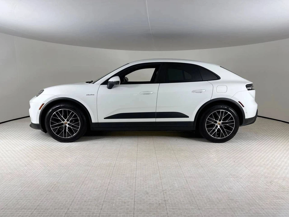 2025 Porsche Macan Electric - Image 2 of 5