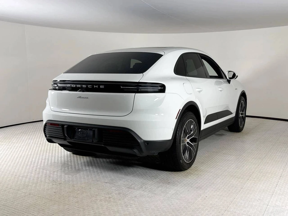 2025 Porsche Macan Electric - Image 5 of 5