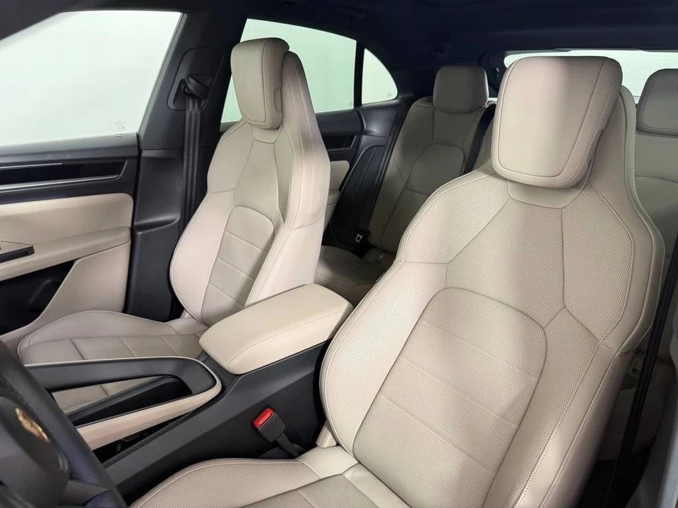2025 Porsche Macan Electric - Image 5 of 5