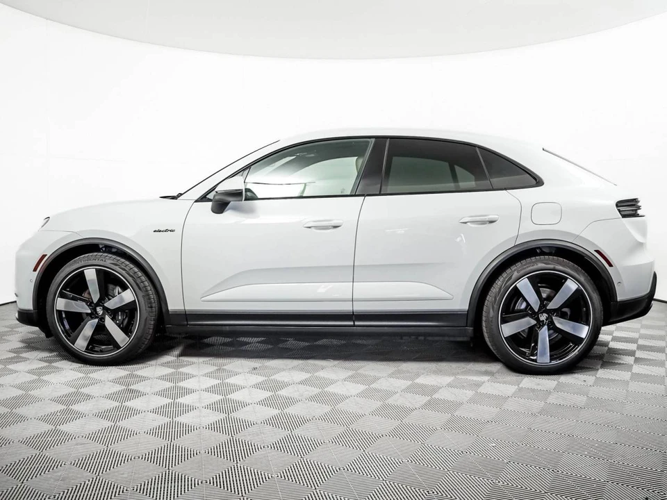 2025 Porsche Macan Electric - Image 2 of 5