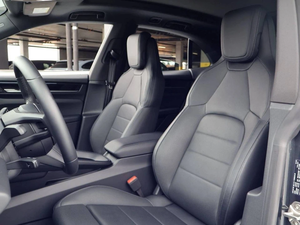 2025 Porsche Macan Electric - Image 5 of 5