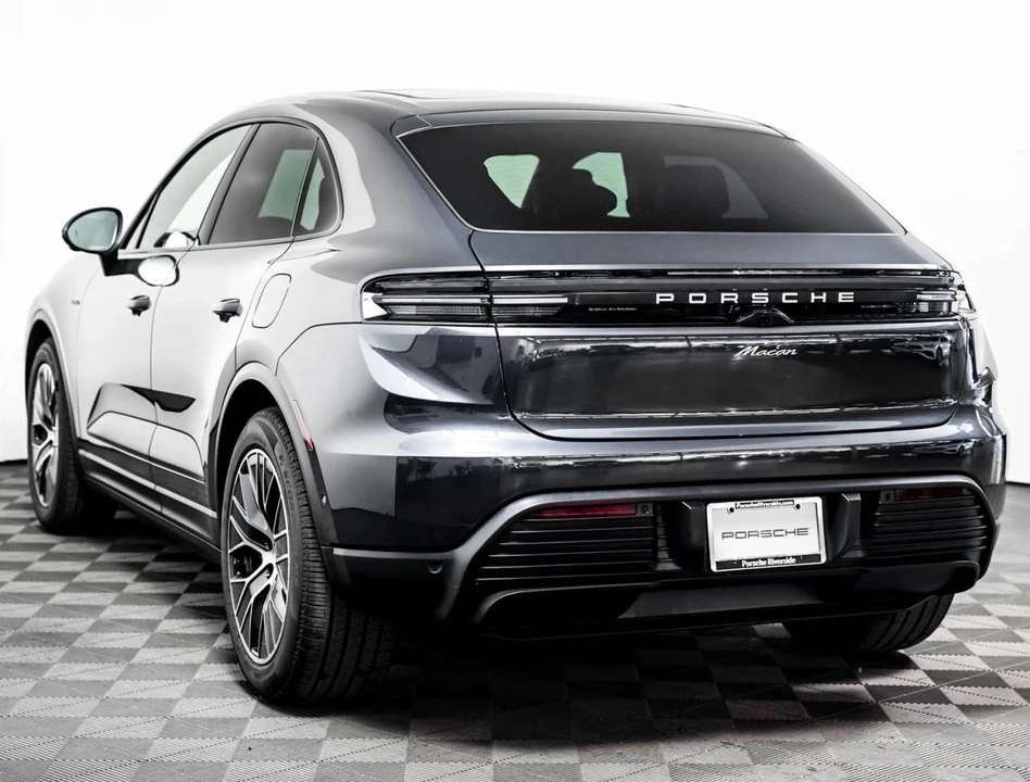 2025 Porsche Macan Electric - Image 3 of 5