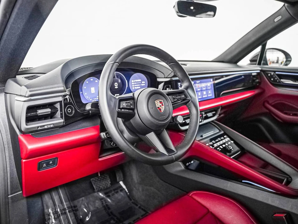 2025 Porsche Macan Electric - Image 4 of 5
