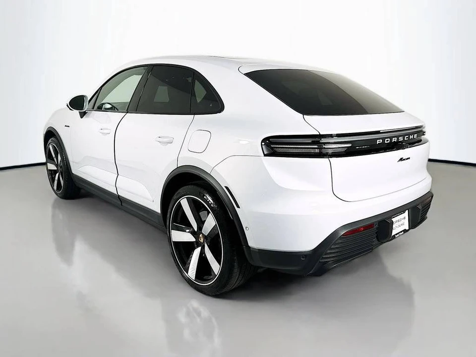 2025 Porsche Macan Electric - Image 3 of 5