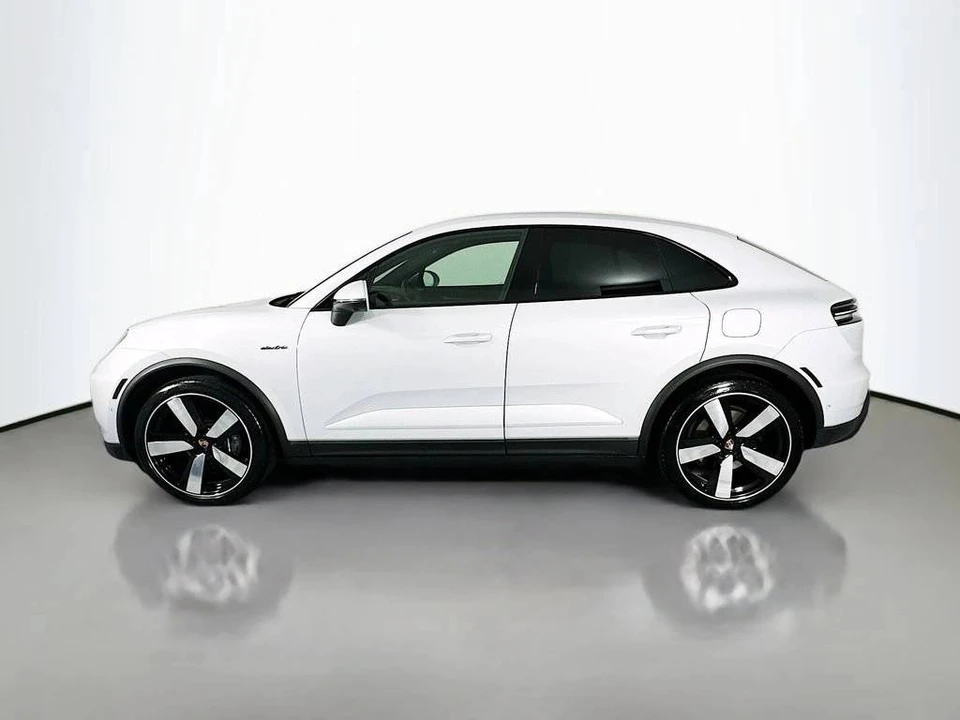 2025 Porsche Macan Electric - Image 2 of 5