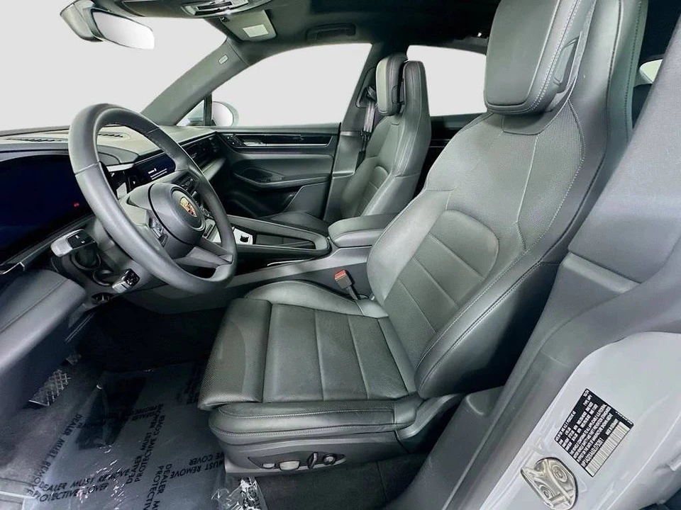 2025 Porsche Macan Electric - Image 5 of 5
