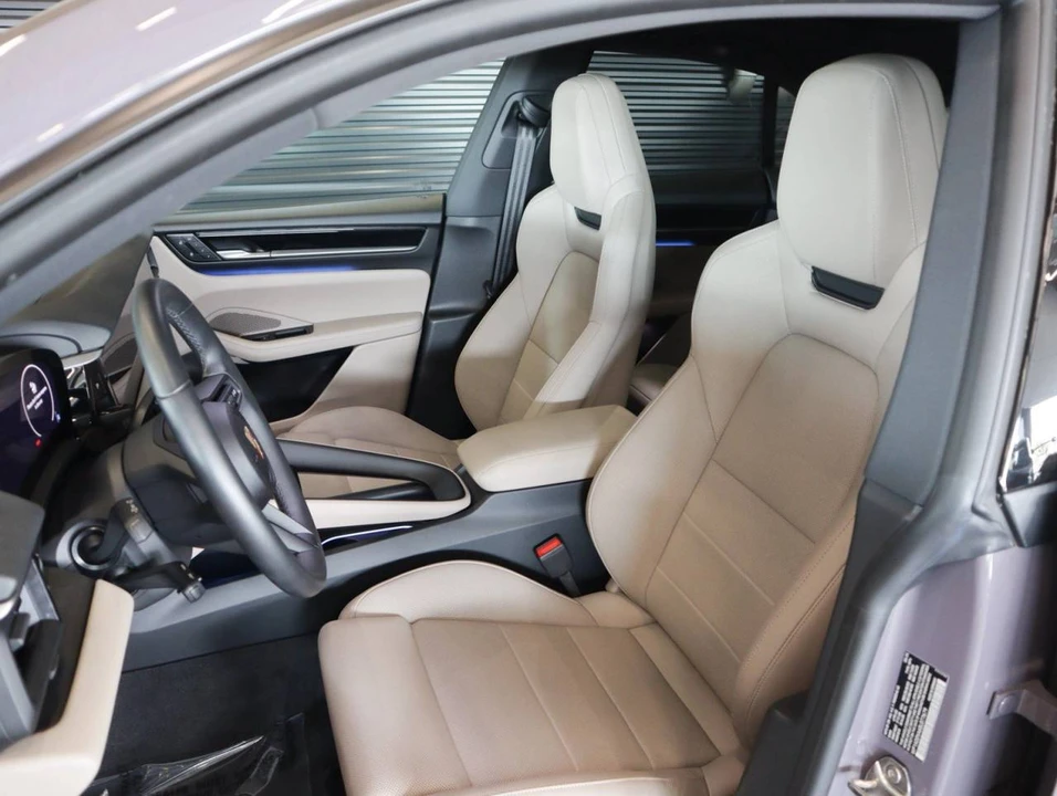 2025 Porsche Macan Electric - Image 5 of 5