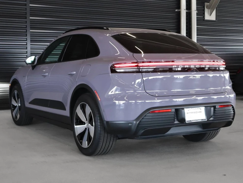 2025 Porsche Macan Electric - Image 3 of 5