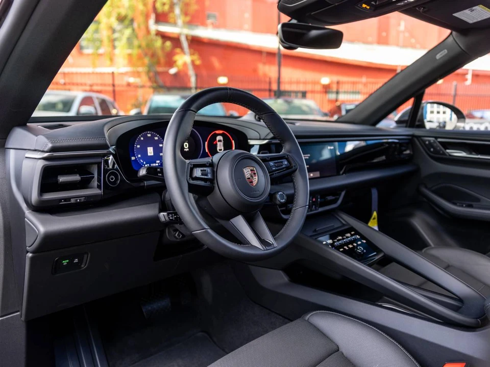 2025 Porsche Macan Electric - Image 5 of 5
