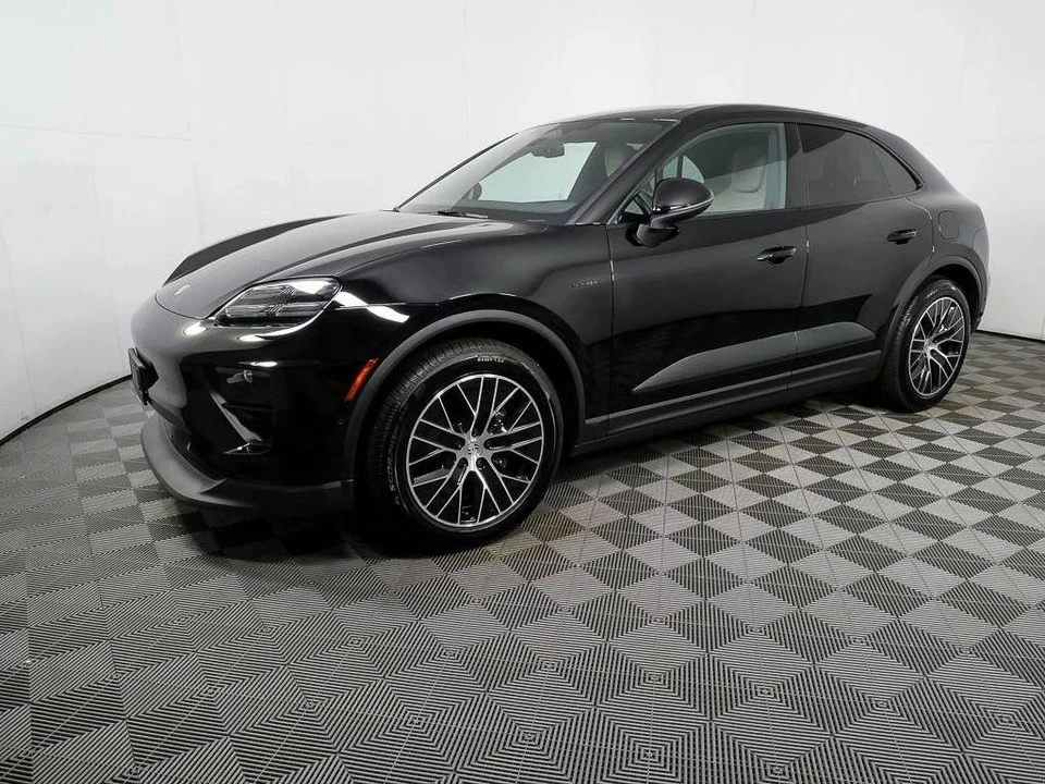 2025 Porsche Macan Electric - Image 2 of 5