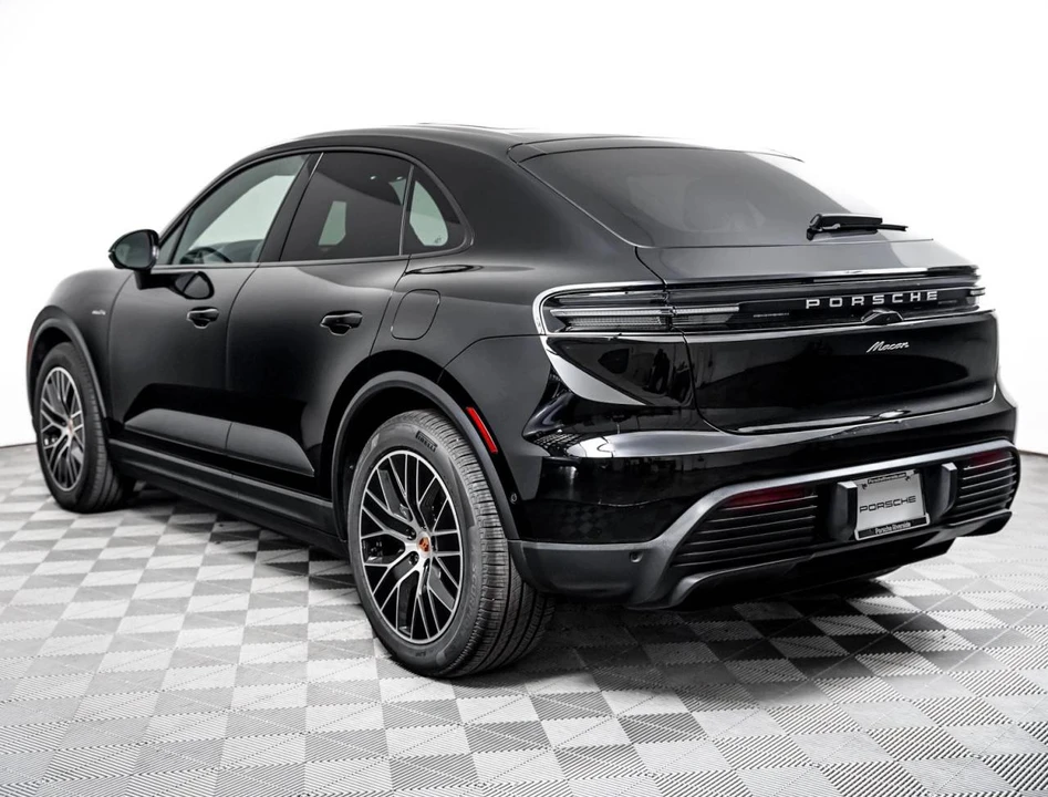 2025 Porsche Macan Electric - Image 3 of 5