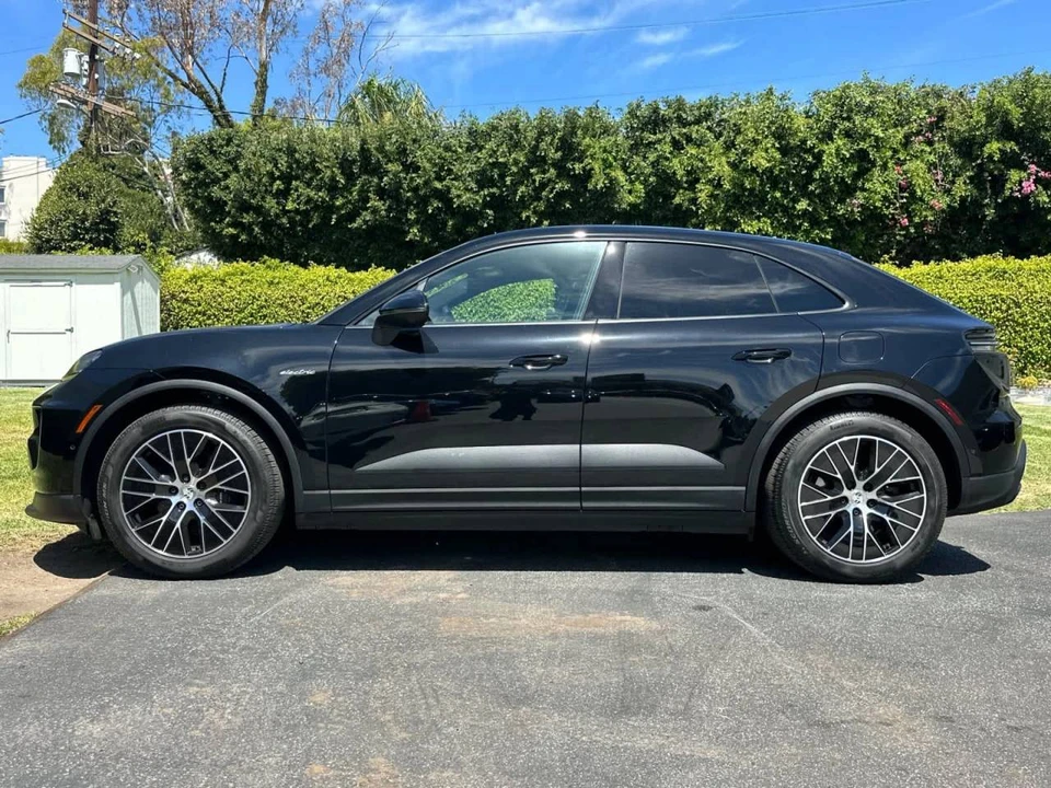 2025 Porsche Macan Electric - Image 2 of 4