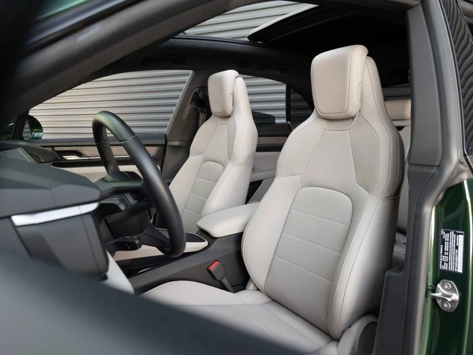2025 Porsche Macan Electric - Image 5 of 5