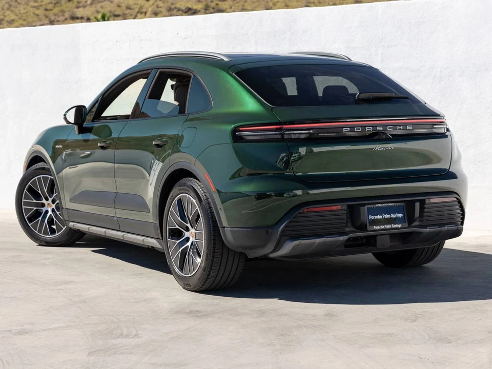 2025 Porsche Macan Electric - Image 3 of 5