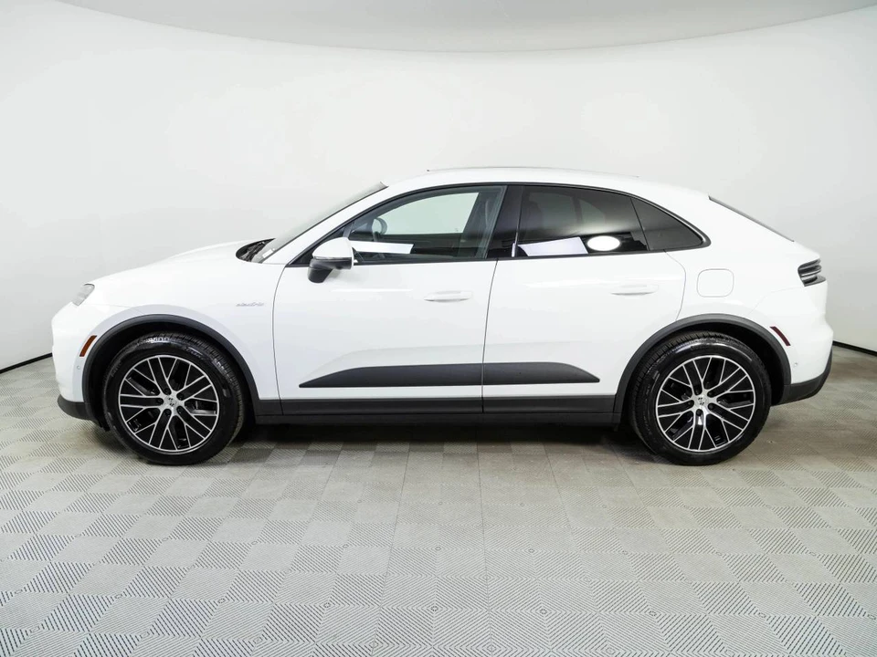 2025 Porsche Macan Electric - Image 2 of 5